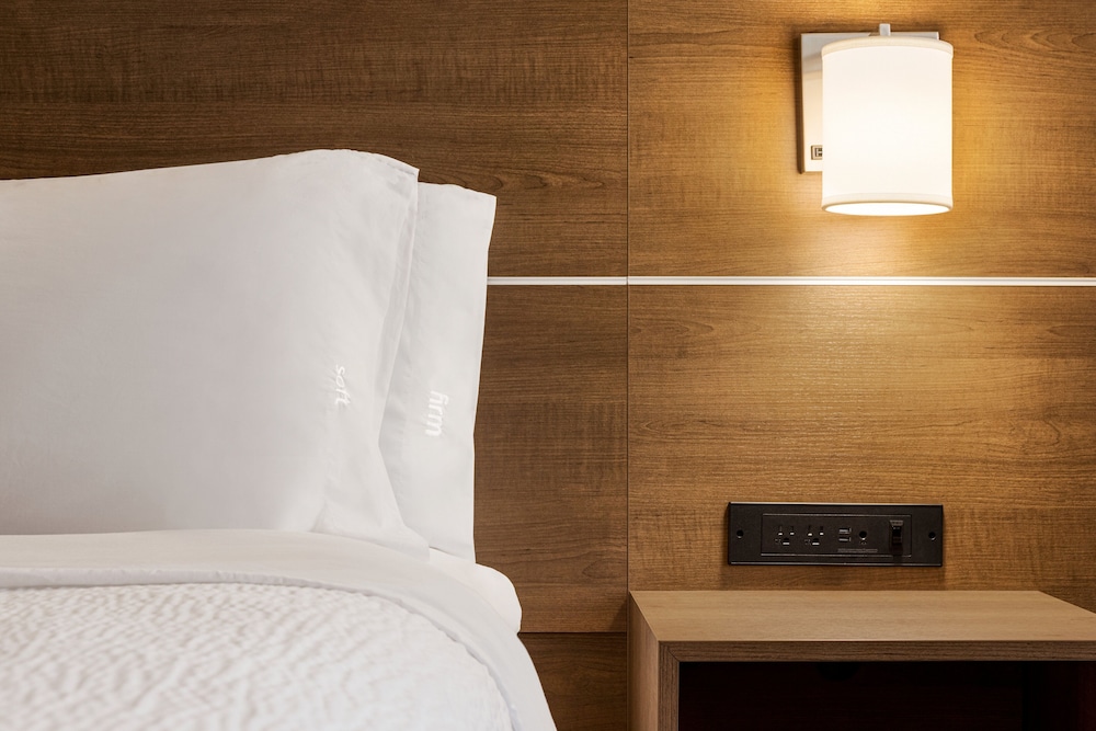 Standard Room, 2 Queen Beds (Low Floor Extra Floor Space) photo 2