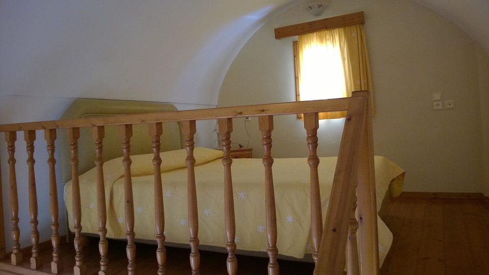 Room (Maisonette)