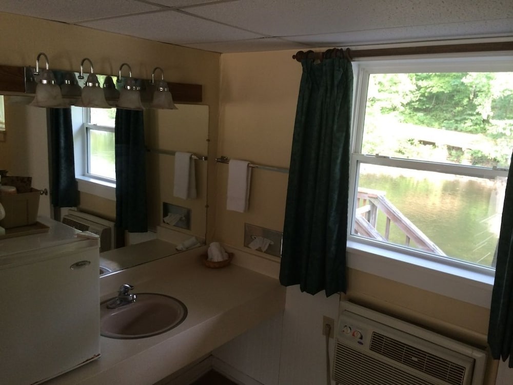 Standard Double Room, 2 Queen Beds, Park View photo 2