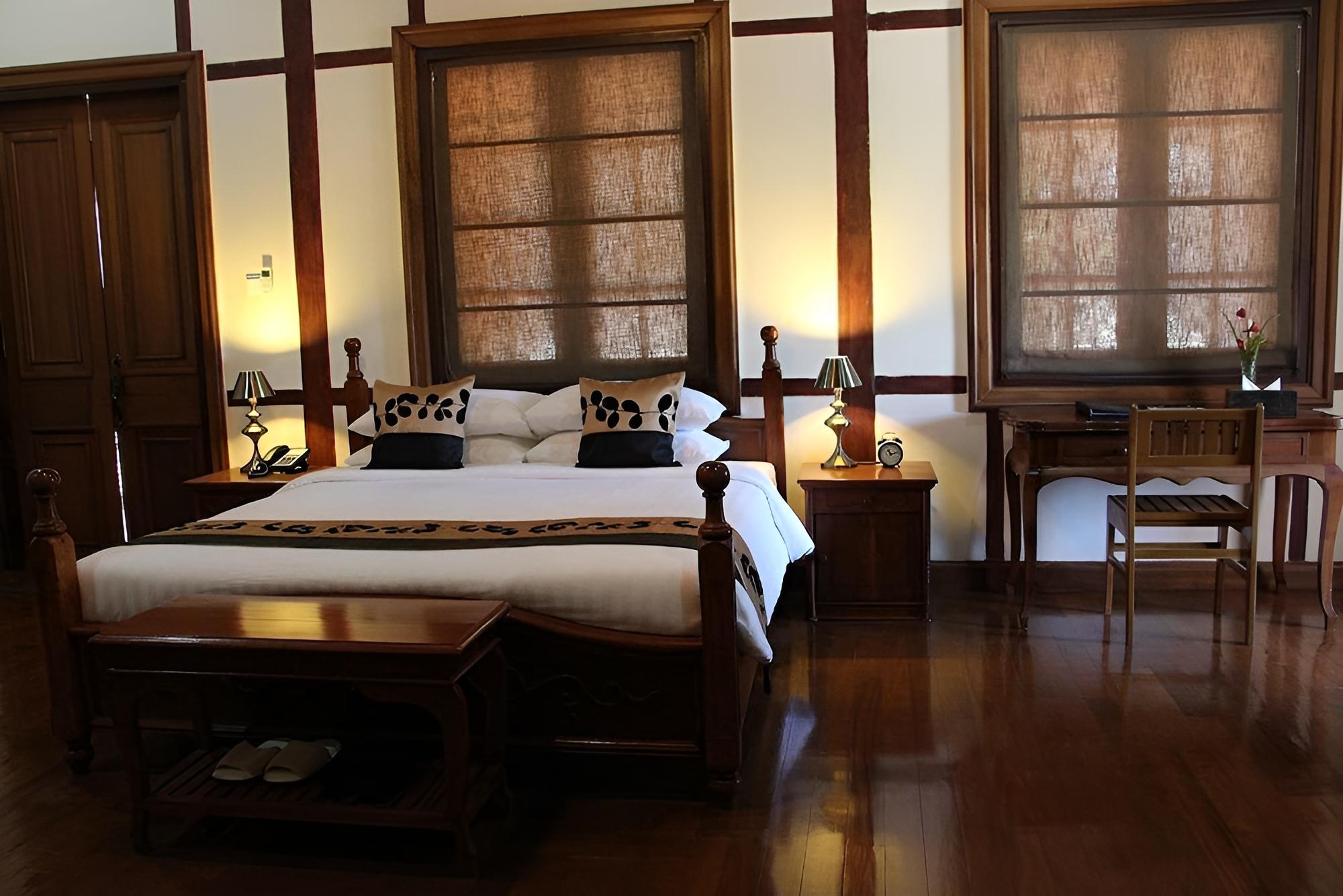 Suite, 1 King Bed photo 2