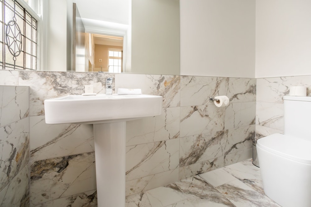 Superior Suite, Ensuite (Stay) - Photo 6