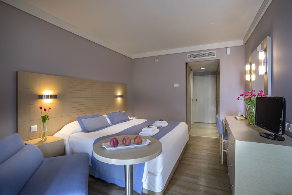 Double or Twin Room - Photo 4