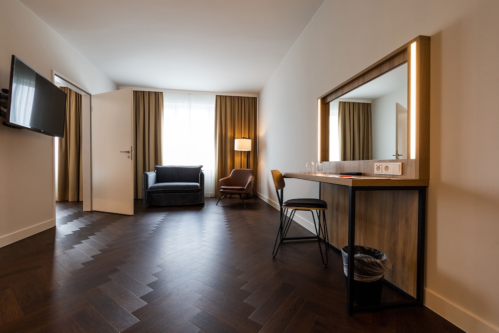 Deluxe Suite photo 2