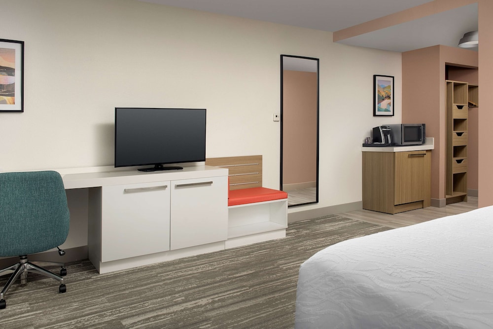 Standard Room, 2 Queen Beds, Accessible - Photo 2