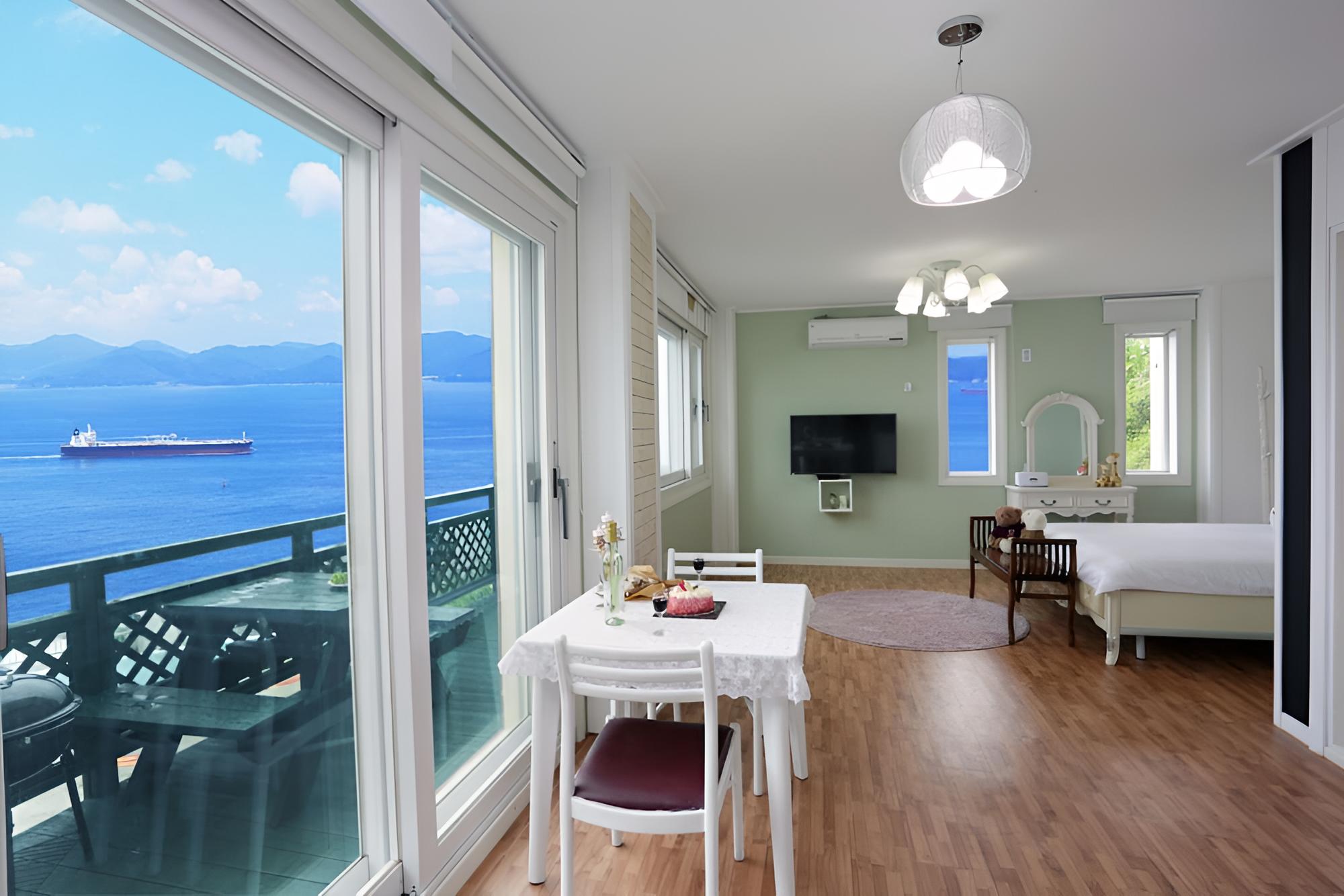 Rendezvous (Spa, Ocean View) photo 3