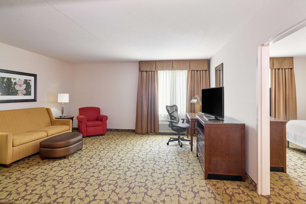 Junior Suite, 1 Queen Bed, Accessible (Roll-In Shower) - Photo 1