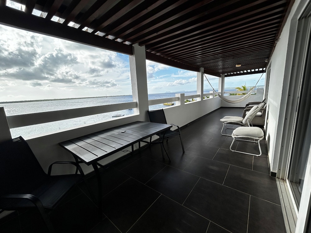 Deluxe Suite, Sea View - Photo 3