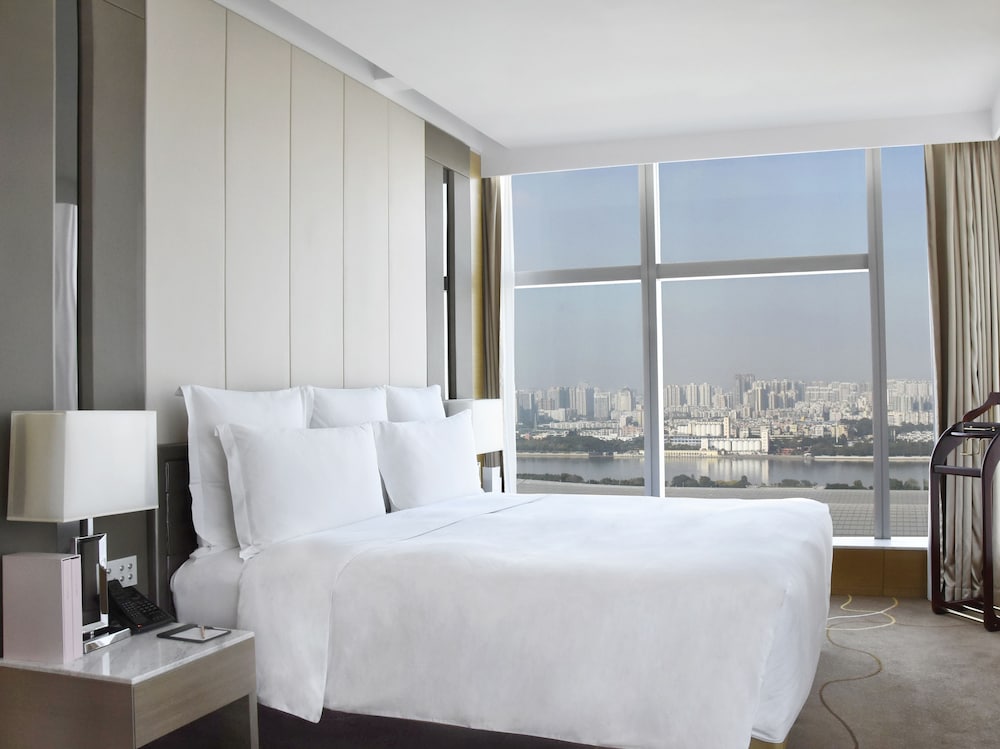 Club Executive Suite photo 2