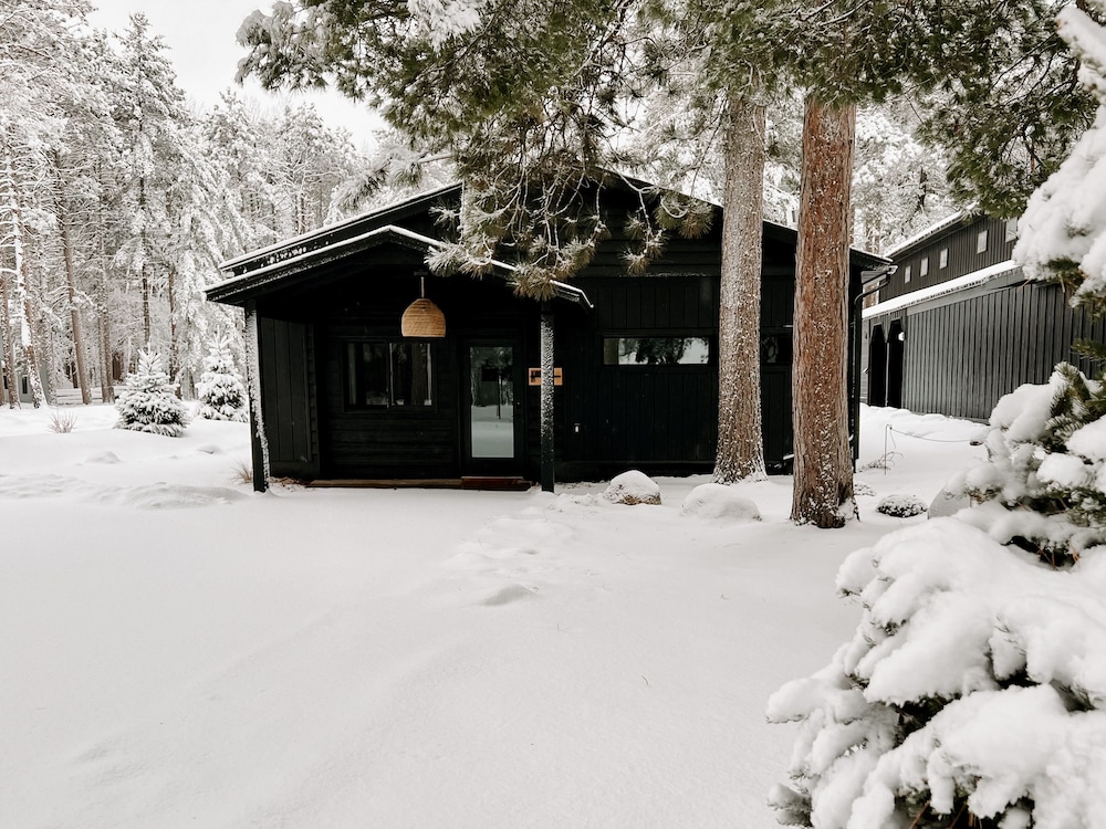 Redwood Cabin Residences photo 2