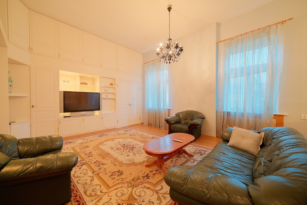 Superior Apartment (Malaya Konushennaya, 10)