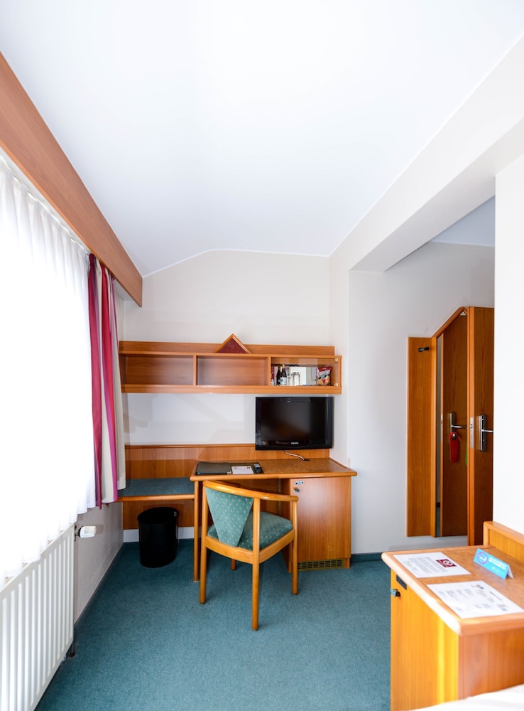 Standard Single Room photo 2