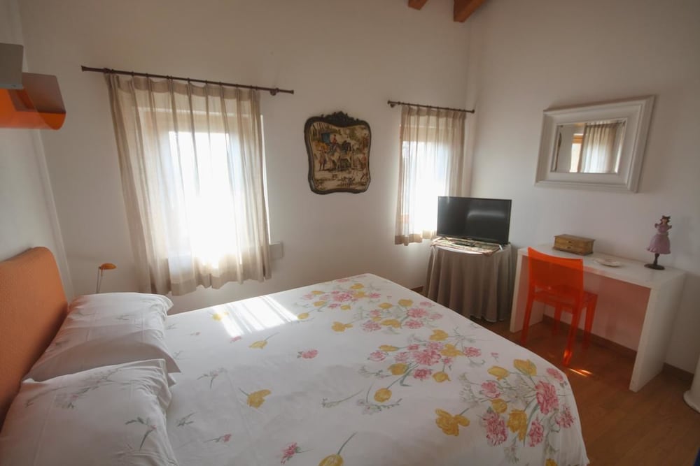 Double Room (5) photo 1