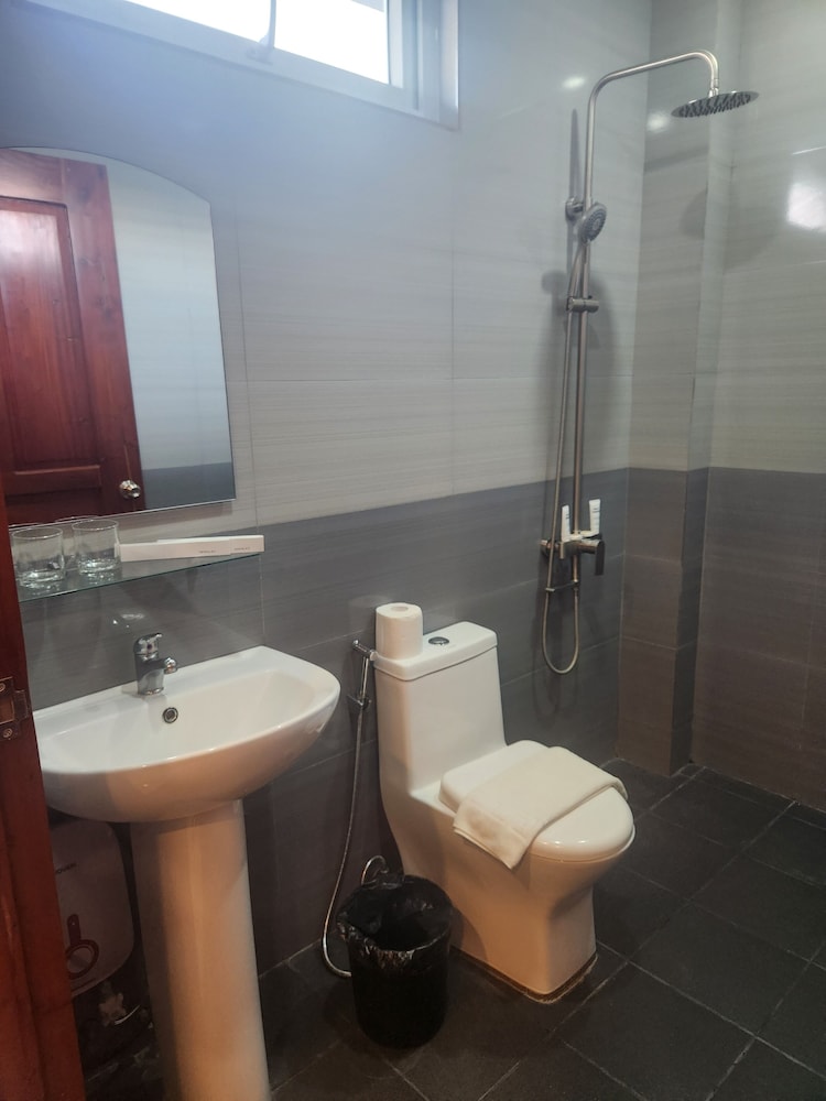 Senior Double Room - Photo 11