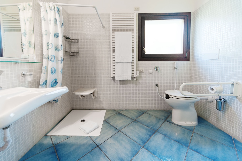 Standard Double Room Single Use - Photo 6