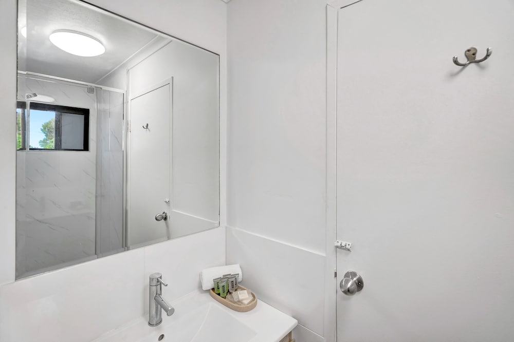 Family Room, Multiple Beds, Kitchenette thumbnail 6
