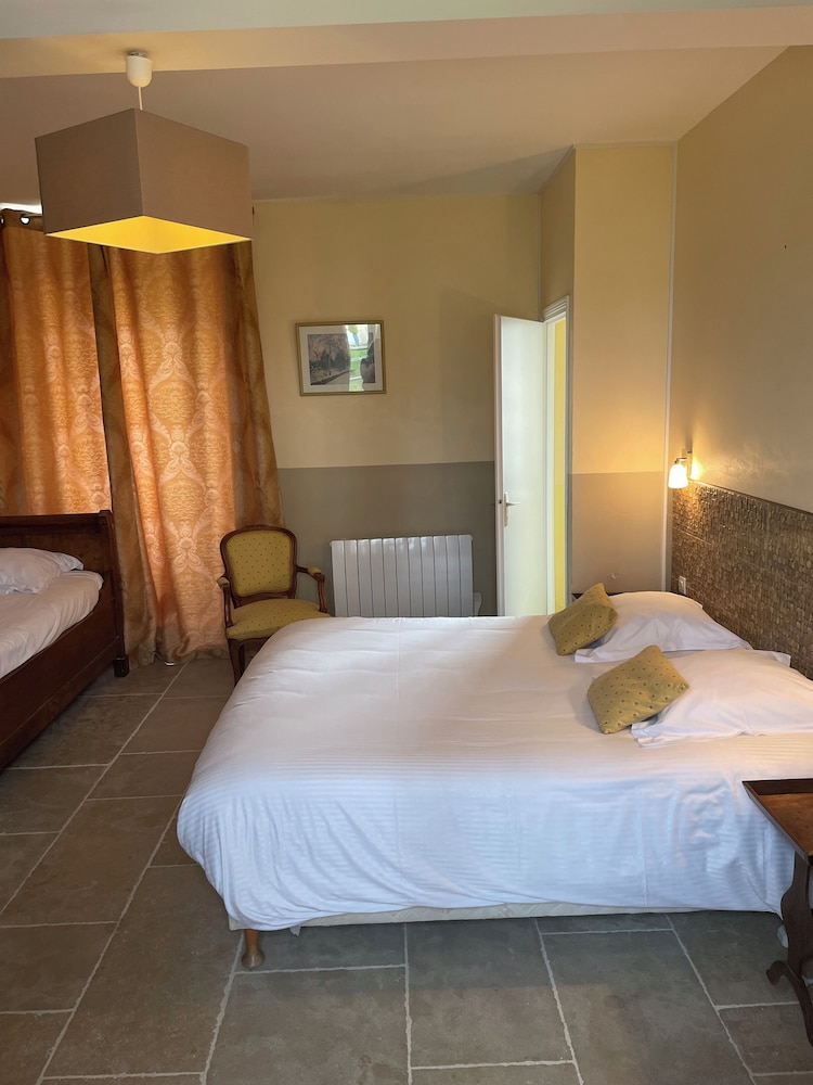 Superior Triple Room photo 2