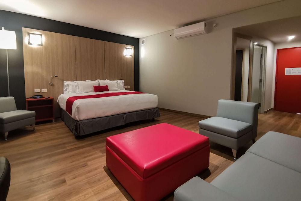 Junior Suite, 1 King Bed, Non Smoking - Photo 1