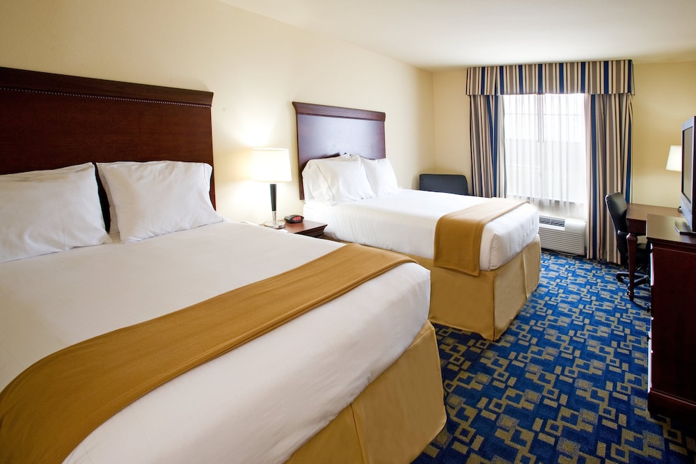 Suite, 2 Queen Beds - Photo 1