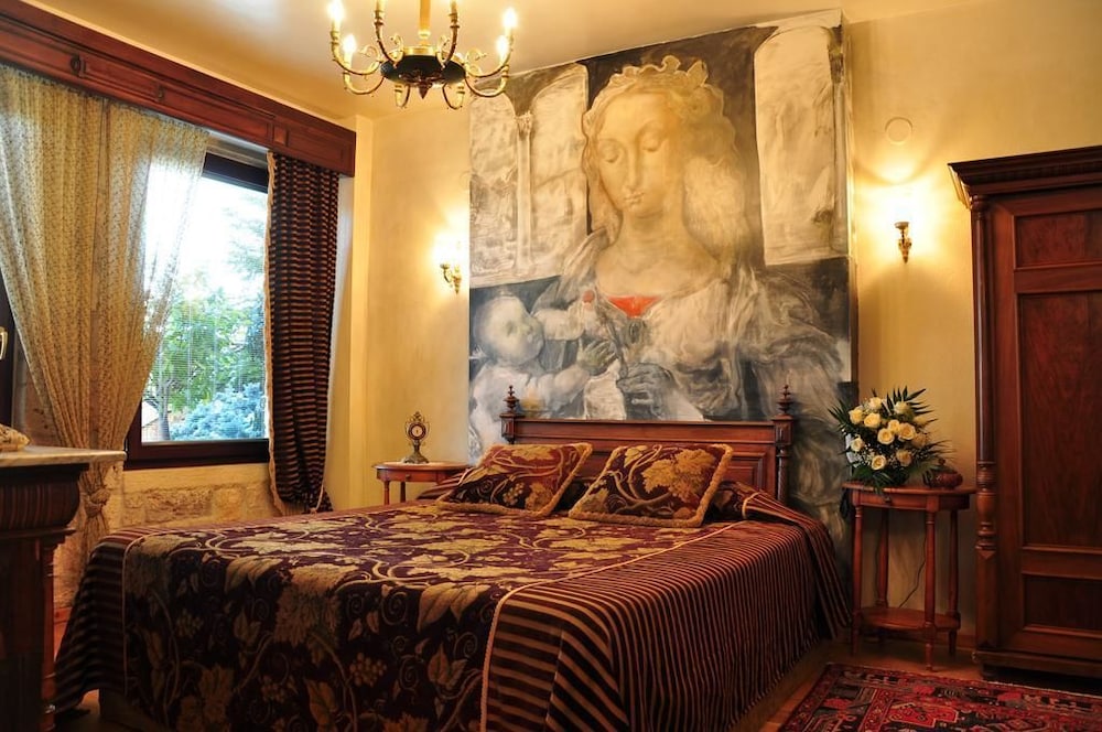 Gallery Suite, Multiple Beds, Jetted Tub, Garden View (75 m²)