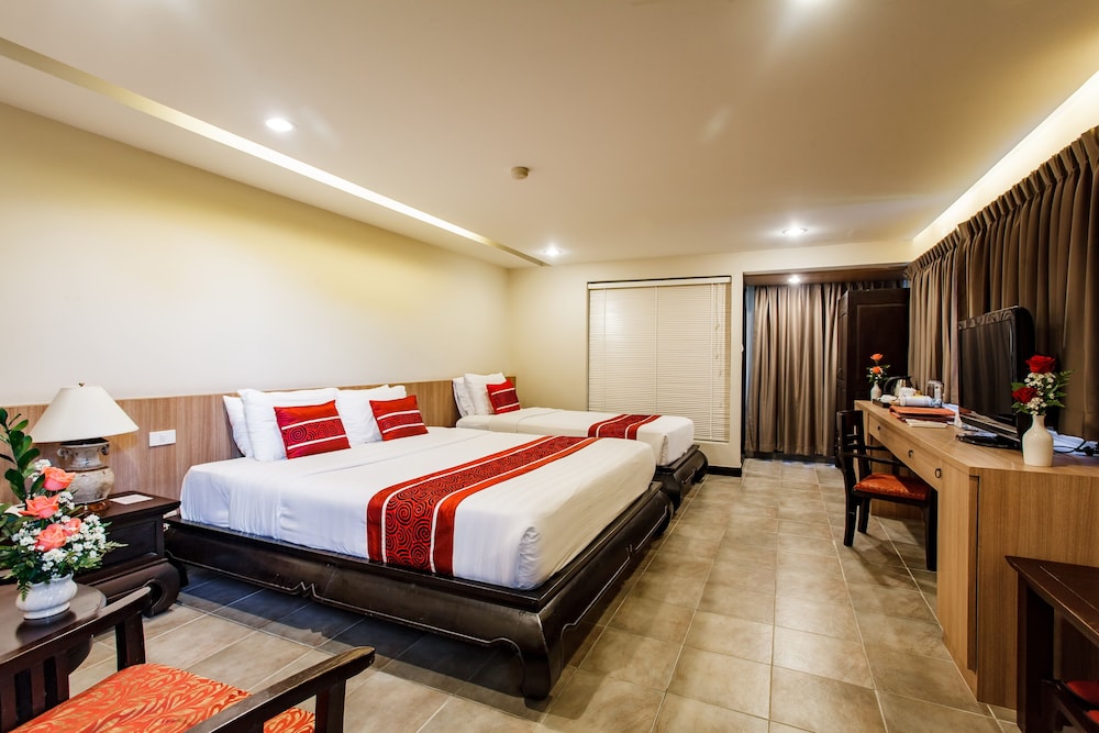 Deluxe Triple Room photo 2