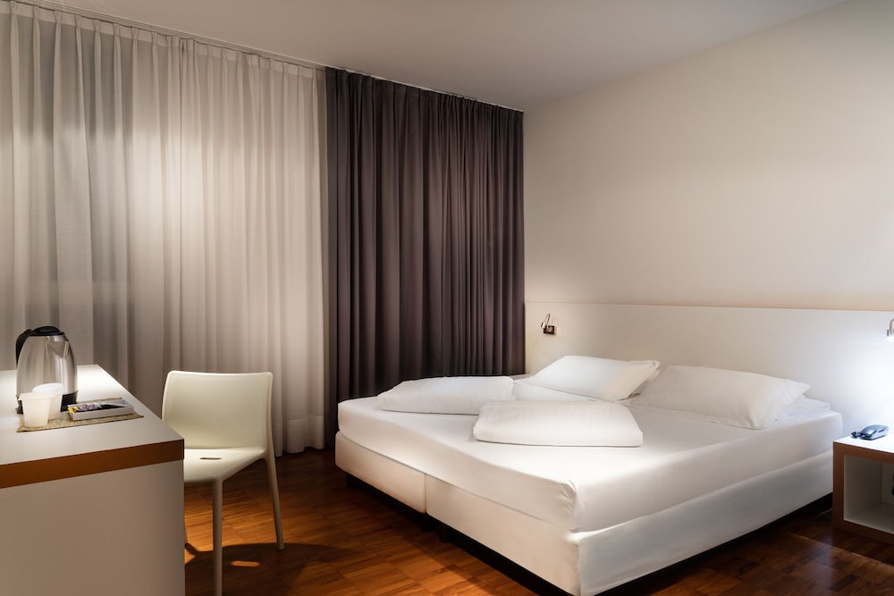 Standard Double Room Single Use, Annex Building