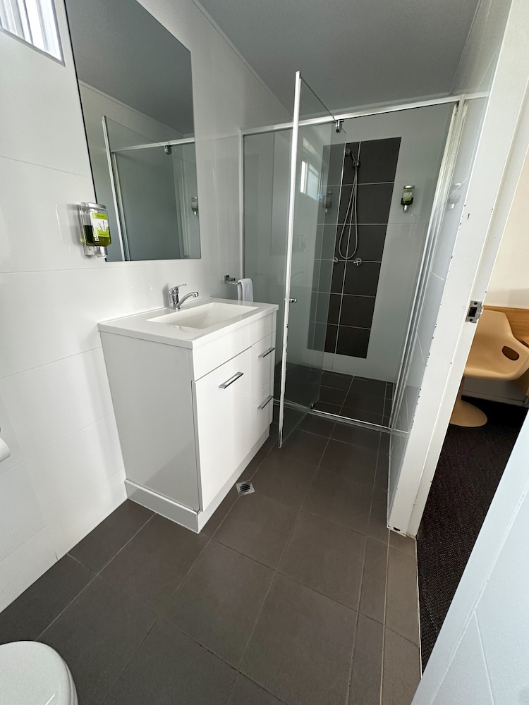 Standard Twin Room (Upstairs) photo 3
