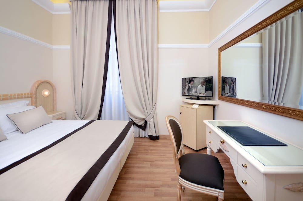 Classic Double Room Single Use - Photo 3