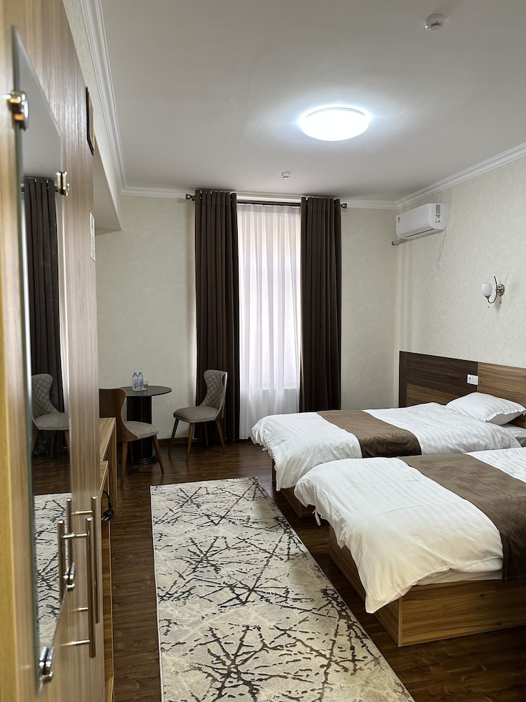 Basic Double or Twin Room - Photo 4