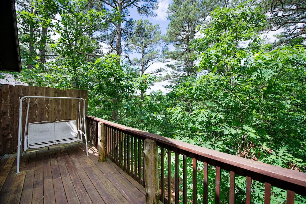 Romantic Tree House, 1 King Bed photo 2