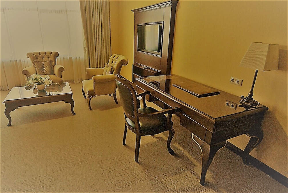 Deluxe Double or Twin Room - Photo 12