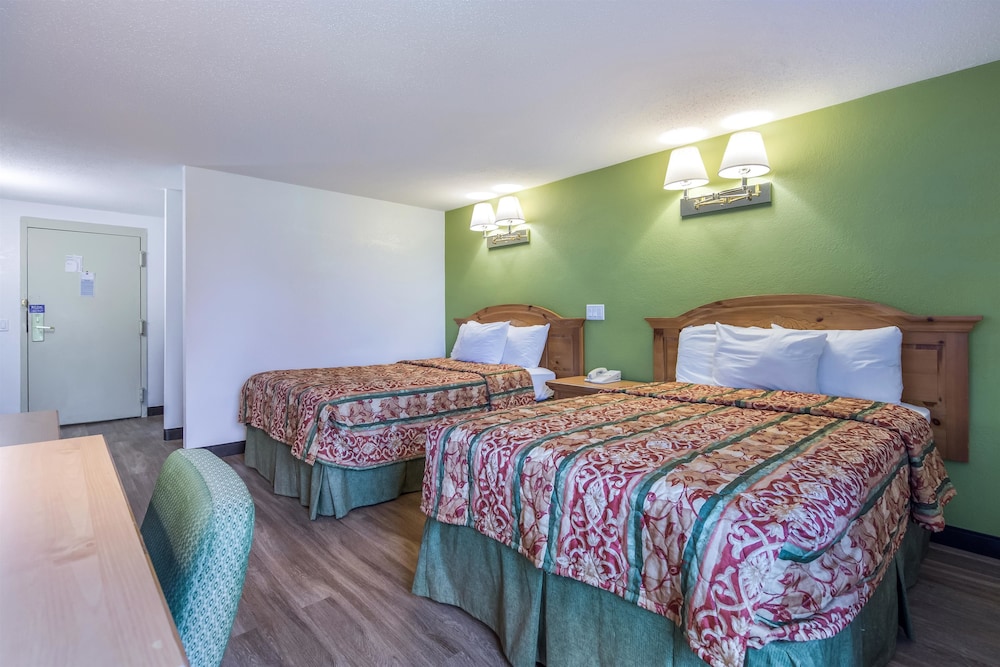 Deluxe Room, 2 Double Beds, Accessible, Non Smoking photo 3