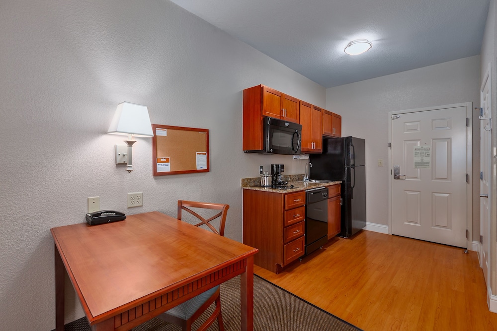 Studio Suite, 1 Queen Bed, Accessible (Communication, Accessible Tub)