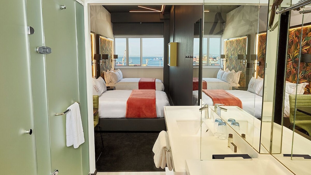 Standard Twin Room - Photo 3