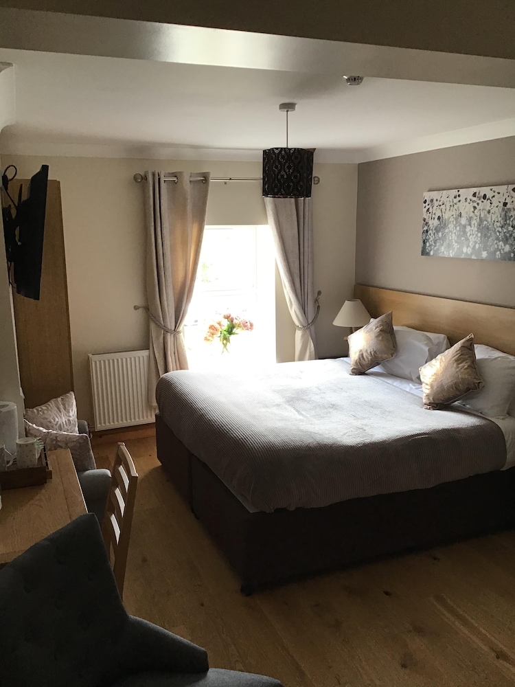Double Room, Ensuite - Photo 2