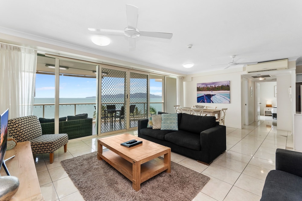 Executive Two Bedroom Apartment photo 2