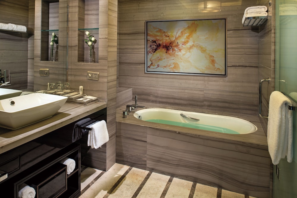 Suite, 1 Bedroom, Club Lounge Access, Mountain View