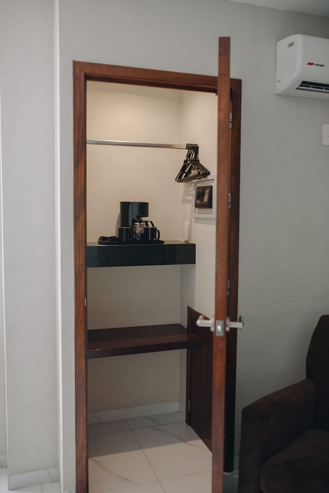Executive Room, 2 Double Beds - Photo 6