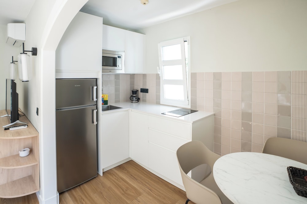 Premium Apartment, 2 Bedrooms, Balcony (2 adults + 2 children) photo 3