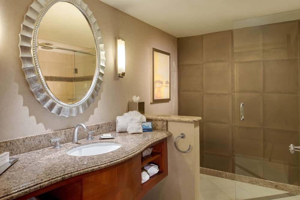 Junior Suite - 1 King Bed - Photo 6