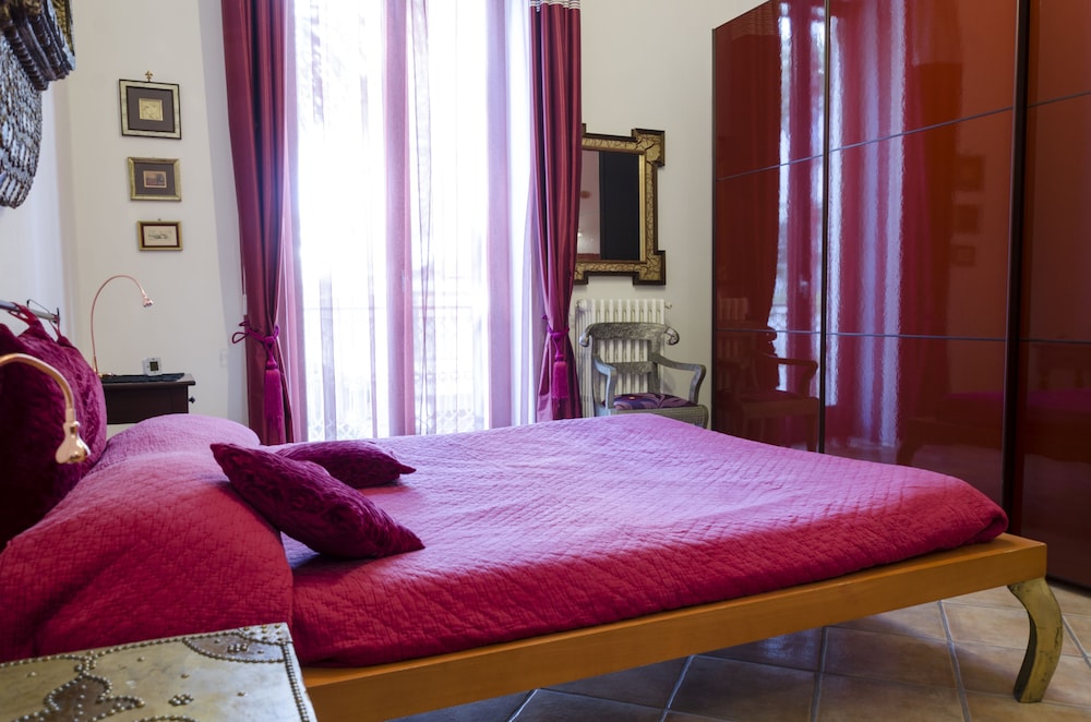 Royal Apartment, 2 Bedrooms, Accessible, Balcony photo 1