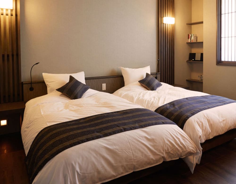 Luxury Twin Room, 2 Bedrooms, Non Smoking, Private Bathroom, photo 6
