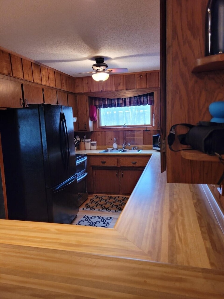House, Multiple Beds, Patio (Cavalier #2) photo 2