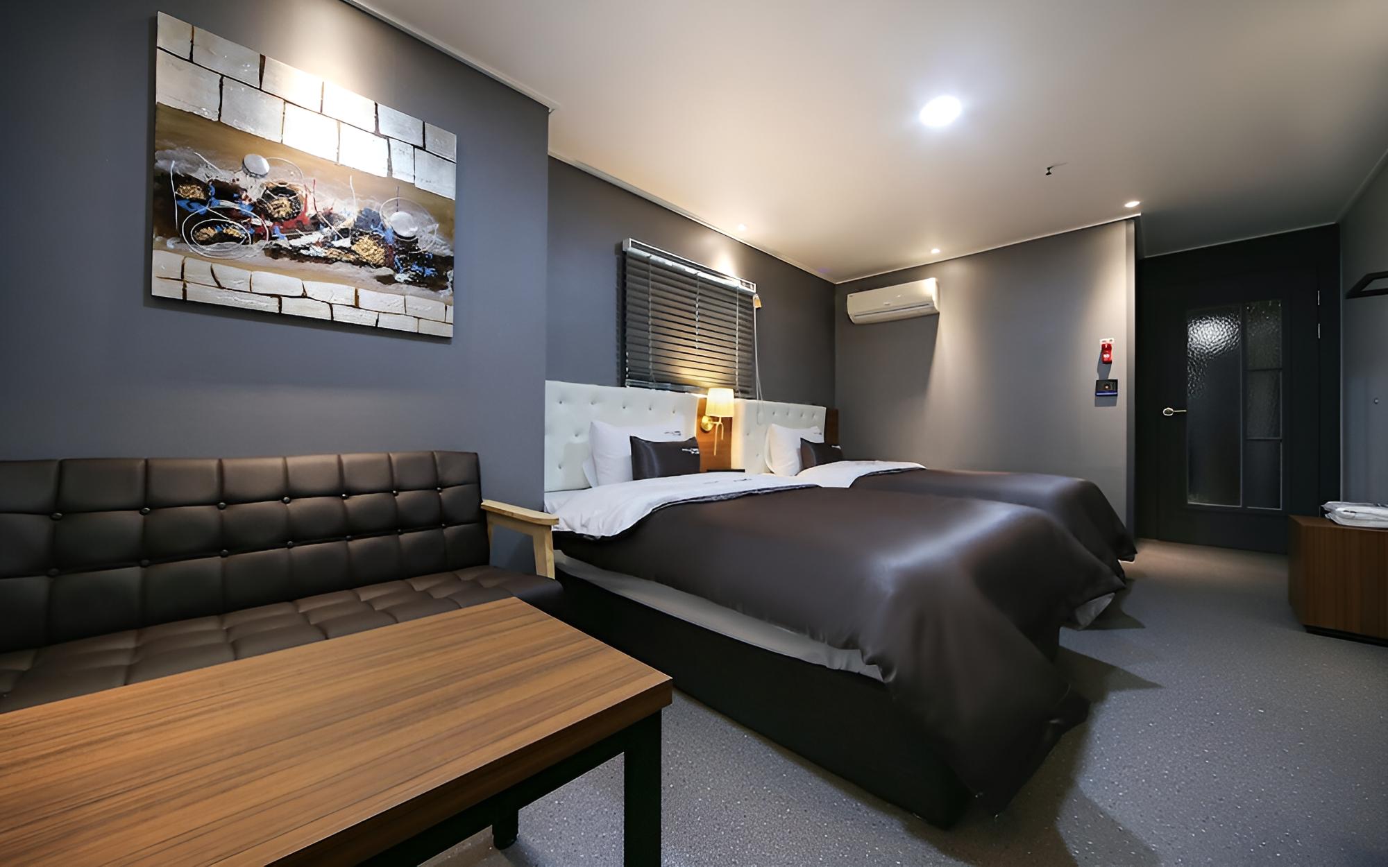 Room (VIP Twin-Breakfast provided (Monday-T) - Photo 4