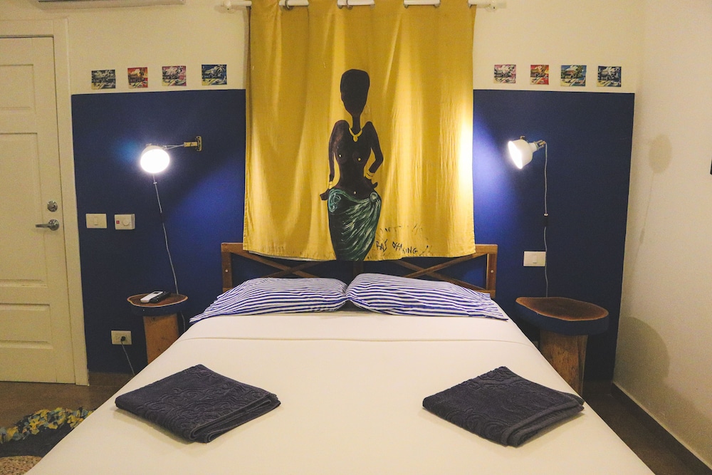 Superior Double Room, 1 King Bed, Ensuite, Pool View photo 2