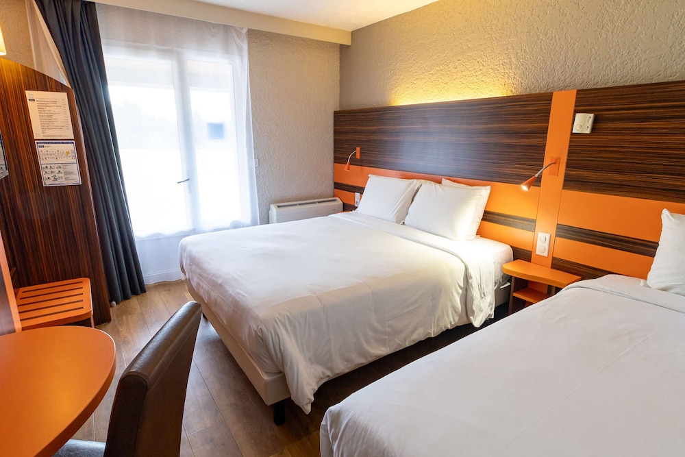 Superior Room, Multiple Beds - Photo 3