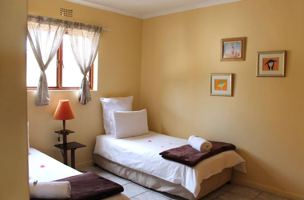 Standard Apartment, 2 Bedrooms, Ground Floor photo 2