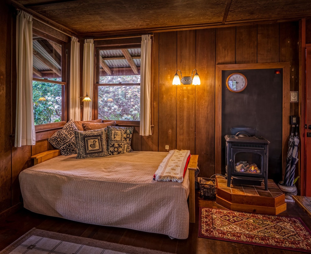 Cabin, Private Bathroom, Garden View (Crater Rim Cabin) photo 3