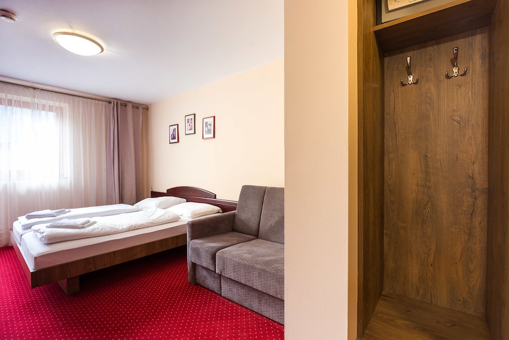 Double Room - Photo 10