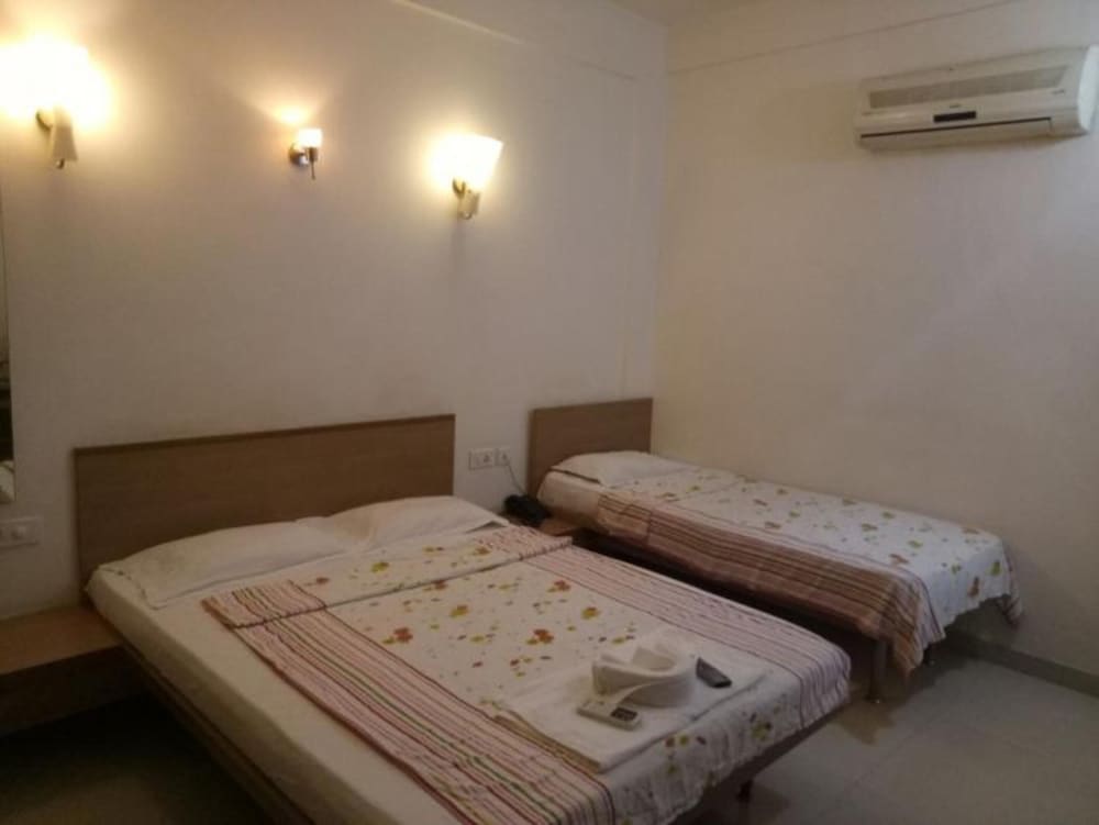 Luxury Suite - Photo 3
