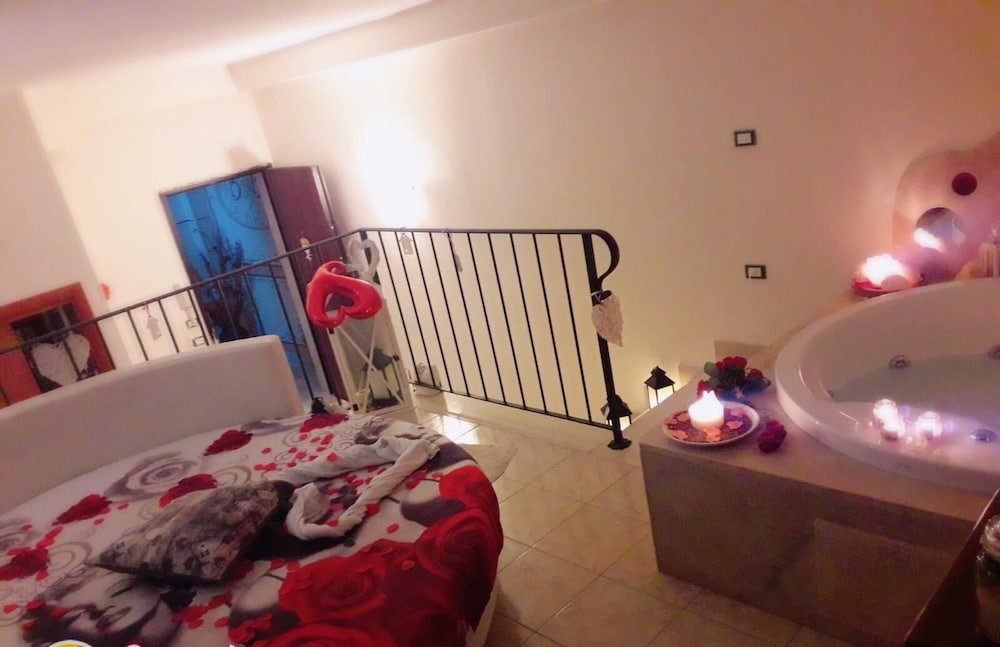 Romantic Double Room, Jetted Tub photo 1